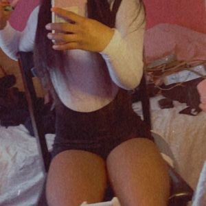 Short romper do not come with shirt
